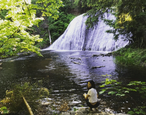 Jenna Dewan si rilassa tra la natura