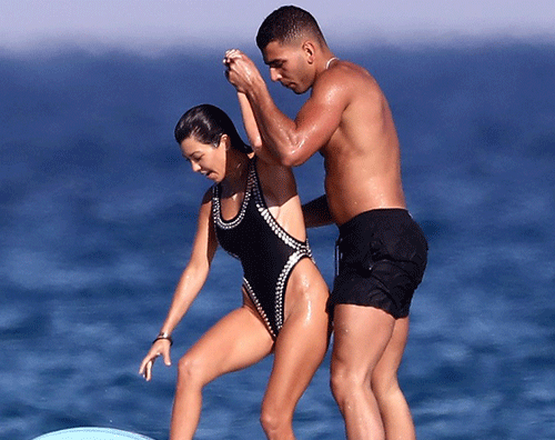 Kourtney Kourtney Kardashian a St. Tropez col toy boy