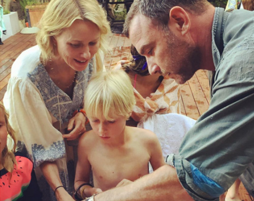 Naomi Watts Naomi Watts e Liev Schreiber festeggiano insieme il compeanno di Sasha