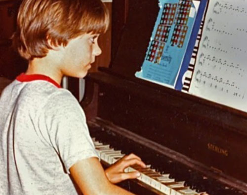 Jared Leto Indovina il bambino al pianoforte