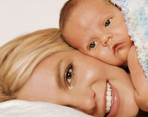 Britney 7 Celebrity (+ 1) che sono diventate mamme prima dei 25 anni.
