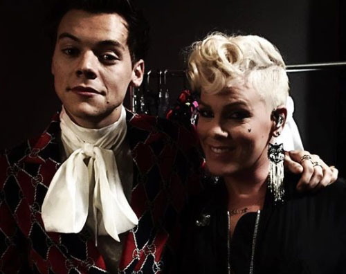 Harry Styles Pink Pink e Harry Styles si incontrano all’ iHeart Radio Music Festival