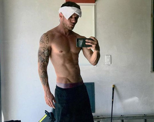 Ryan Phillippe Ryan Phillippe mostra la tartaruga su Instagram