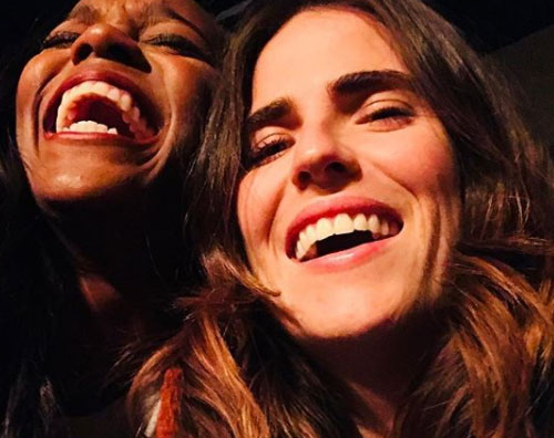 Aja Naomi King Aja Naomi King e Karla Souza se la ridono su Instagram