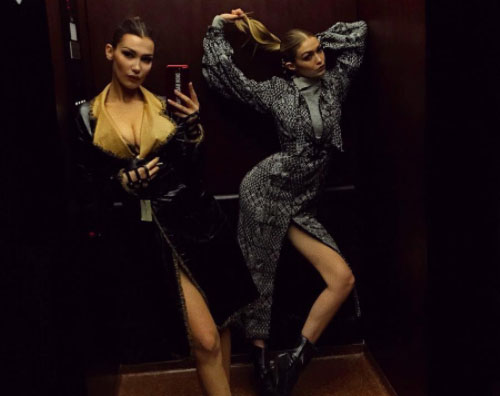Gigi e Bella 1 Bella e Gigi Hadid sexy selfie in ascensore