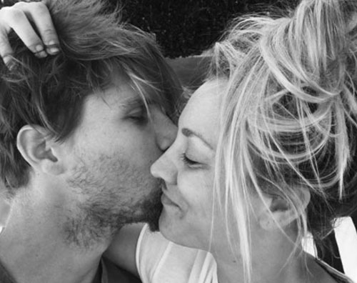 Kaley Cuoco Kylie Cuoco e Karl Cook sono sempre più innamorati