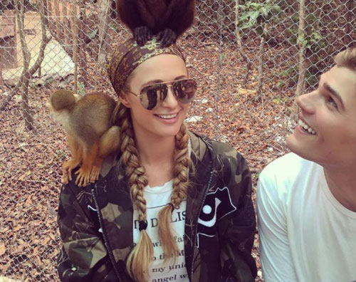 Paris Hilton 1 Paris Hilton e Zac in Messico tra le scimmie