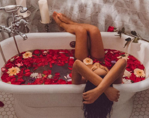 Shay Mitchell 1 Shay Mitchell, relax hot su Instagram