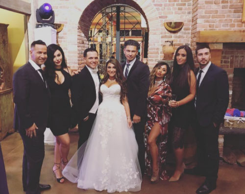 Snooki Il cast di Jersey Shore si ritrova al matrimonio di Deena Cortese