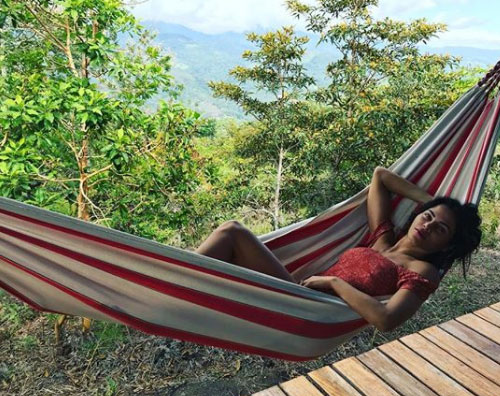 Jenna Dewan Relax sull’amaca per Jenna Dewan