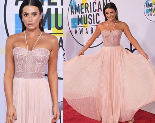 Lea Michele 2 Lea Michele sceglie il rosa per gli AMAs 2017