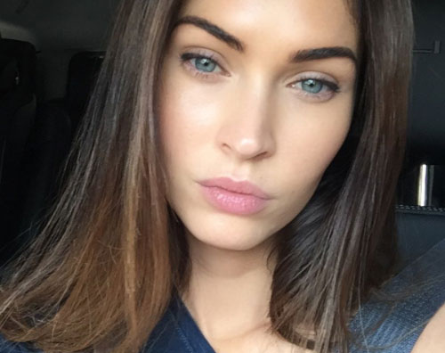 Megan Fox Megan Fox, selfie in auto dopo il parrucchiere