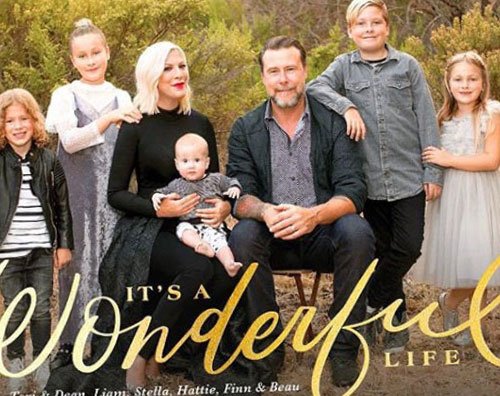 Tori Spelling Tori Spelling, card di Natale con la sua famiglia