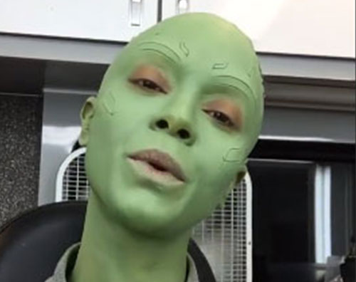 Zoe Saldana 1 Indovina l’aliena dalla pelle verde