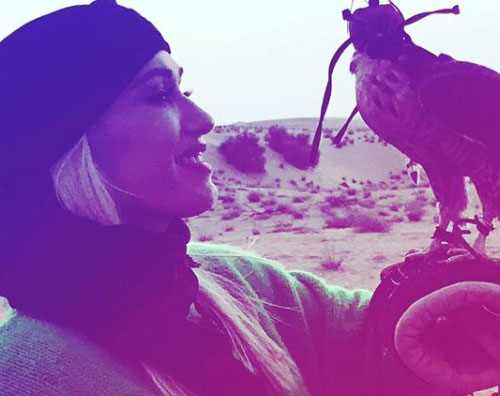 Gwen Stefani 2 Indovina la donna col volto coperto