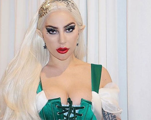 Lady Gaga 1 1 Lady Gaga è un elfo per Natale
