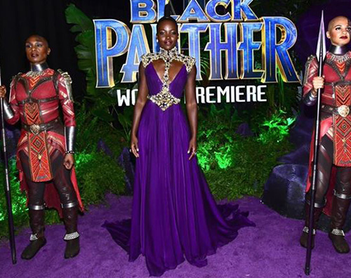 Lupita 2 1 Lupita Nyong’o in viola alla premiere di Black Panther