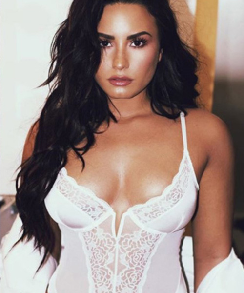 Demi Lovato Demi Lovato in lingerie conquista il web
