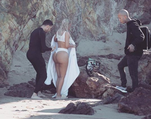 Kim Kardashian 1 Kim Kardashian, lato B in mostra su Instagram