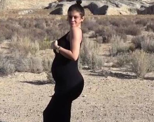 Kylie Jenner Kylie Jenner fotografata per la prima volta dopo il parto