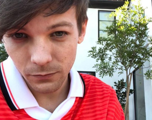 Louis Tomlinson Louis Tomlinson ritorna su Instagram con un selfie