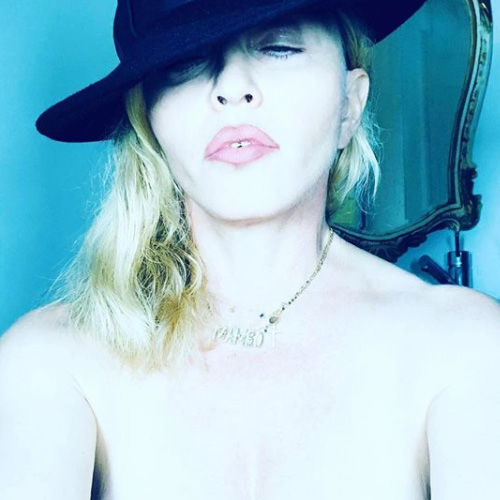 Madonna 1 Madonna ancora in topless su Instagram