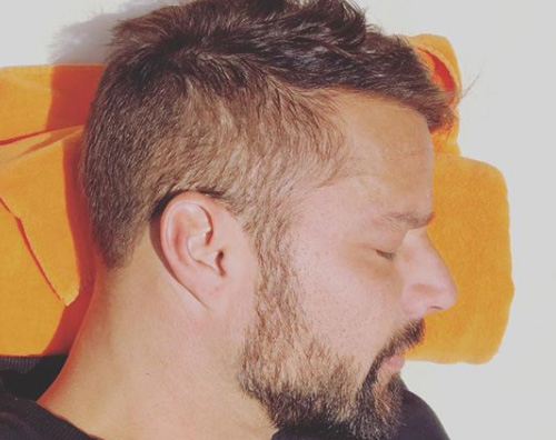 Ricky Martin Ricky Martin, unintera giornata a letto