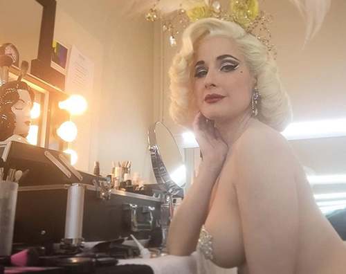 Dita Von Teese Dita Von Teese si prepara al suo show