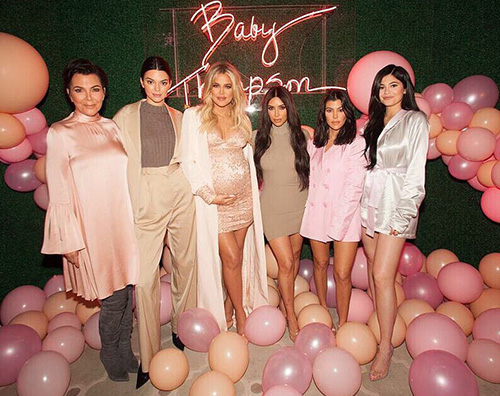 Khloe 2 Khloe Kardashian baby shower in rosa