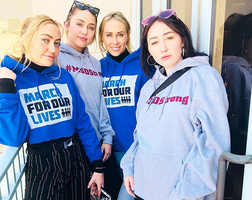 Miley Cyrus Miley Cyrus è felice insieme alla sua famiglia