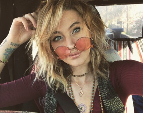 Paris Jackson 2 Paris Jackson vede tutto rosa