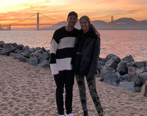 Patrick Abby Patrick Schwarzenegger ed Abby Champion, foto romantica a San Francisco