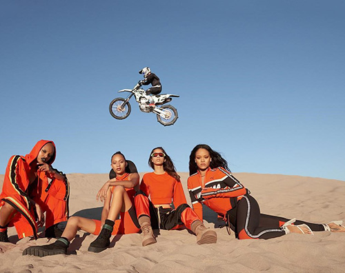 Rihanna 1 Rihanna, motociclista per la campagna pubblicitaria Fenty x Puma