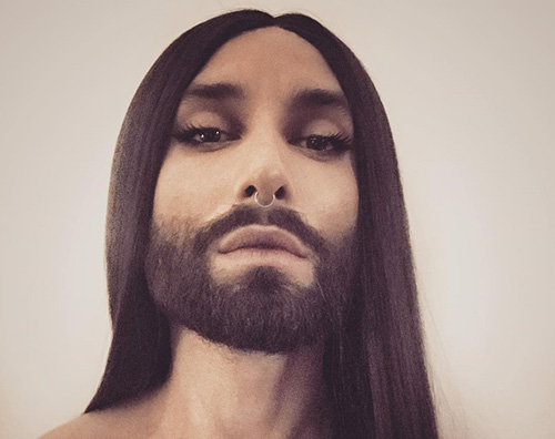 Conchita Wurst Conchita Wurst cambia look ed è irriconoscibile