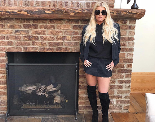 Jessica sIMPSON Jessica Simpson ed il suo outfit da lavoro casual