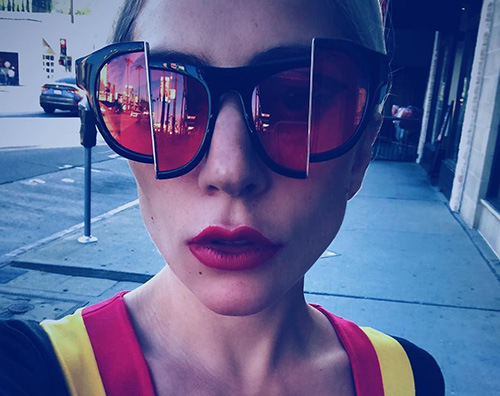 Lady Gaga 2 Lady Gaga mostra il suo outfit su Instagram