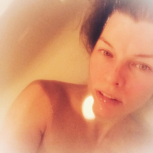 Milla jOVOVICH Milla Jovovich, un bagno caldo prima del ritorno sul set