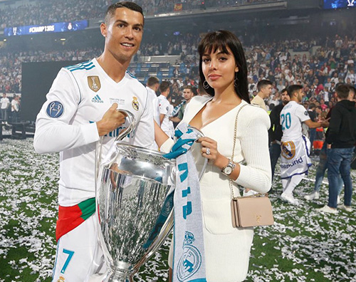 Cristiano Ronaldo 1 Cristiano Ronaldo e Georgina festeggiano la vittoria della Champions League