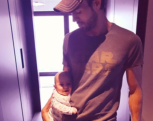 Enrique Iglesias Enrique Iglesias è un papà incredulo su Instagram