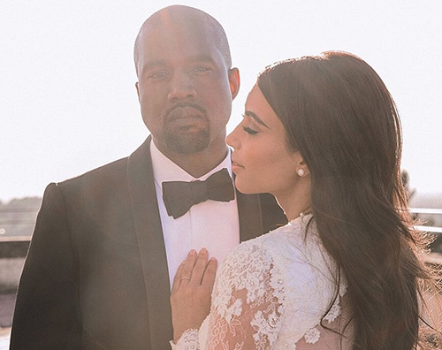 Kim e Kanye Kim Kardashian festeggia il suo quarto anniversario con Kanye