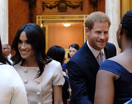 Meghan Markle 1 2 Meghan Markle in rosa per i “Queen’s Young Leaders Awards”