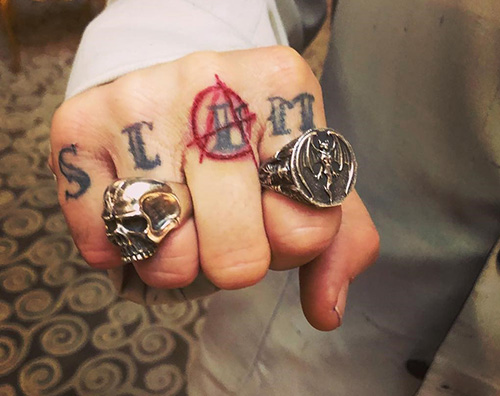 Johnny Depp Johnny Depp modifica ancora il tattoo dedicato ad Amber