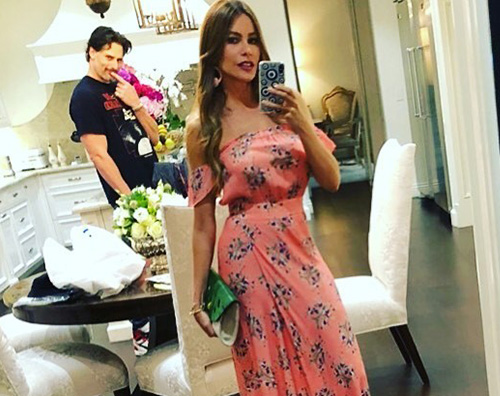 Sofia Vergara Sofia Vergara ed il photobomb di Joe Manganiello