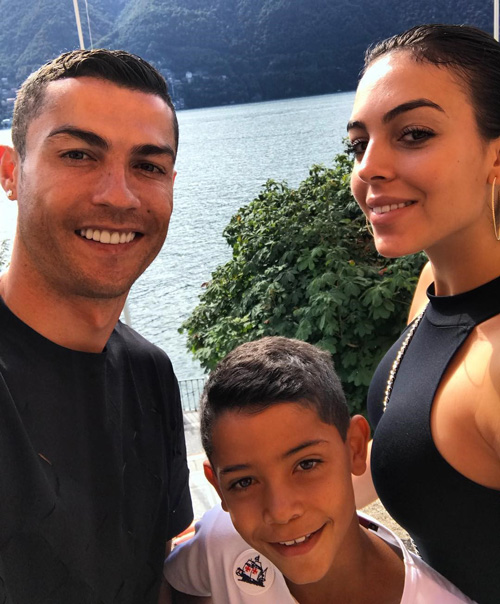 Cristiano Ronaldo 2 Cristiano Ronaldo sul lago di Como con Georgina