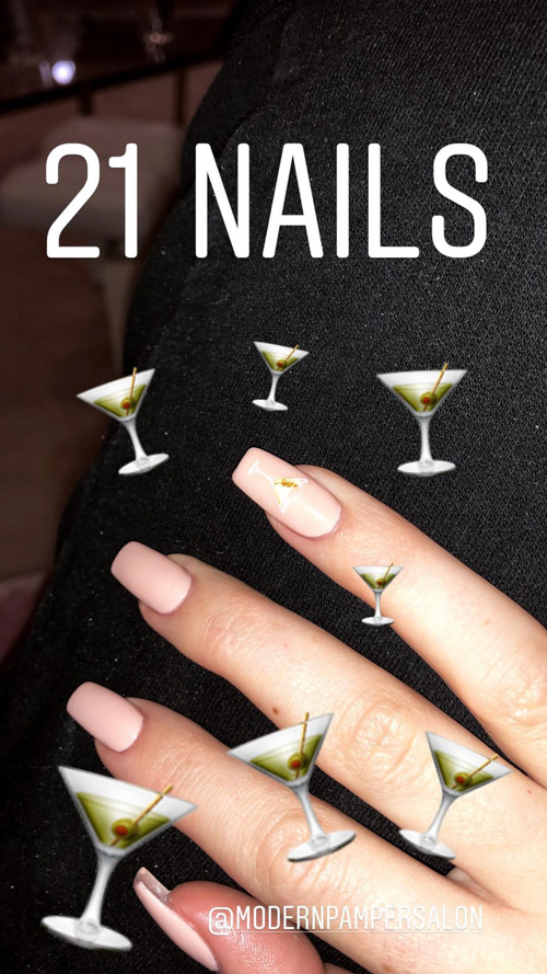 Kylie Jenner mostra il fisico su Instagram Kylie Nails Kylie Jenner mostra il fisico su Instagram