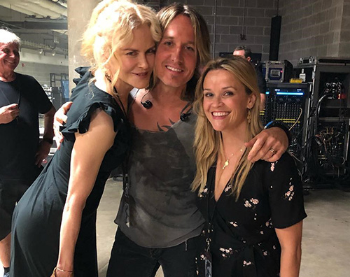 Reese Nicole Keith Nicole Kidman e Reese Witherspoon insieme al concerto di Keith Urban