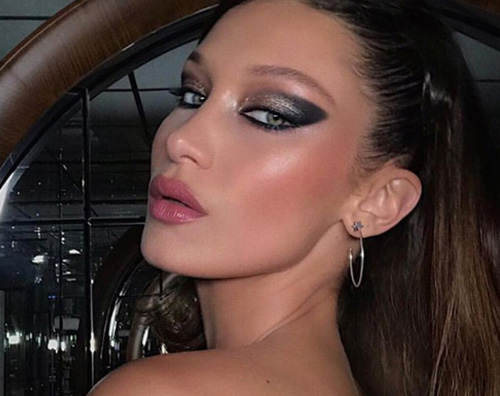 Bella Hadid 2 Bella Hadid, una pary girl a Parigi