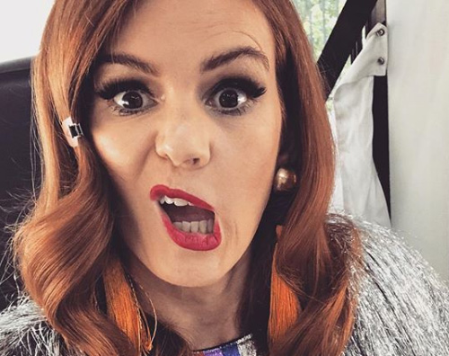 Isla Fisher Isla Fisher fa le smorfie su Instagram