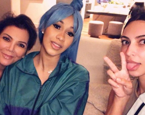 Kim Kardashian sogna una carriera politica? Kim Kardashian Cardi B Kim Kardashian sogna una carriera politica?
