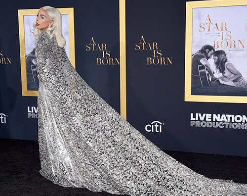 Lady Gaga 1 Lady Gaga è scintillante a LA per “A Star is Born”